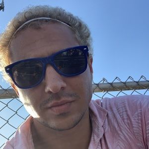 Meet your Posher, Zouhair